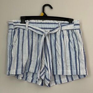 Rewind Blue/White, Elastic Waist Self Belt Linen Blend Shorts size M